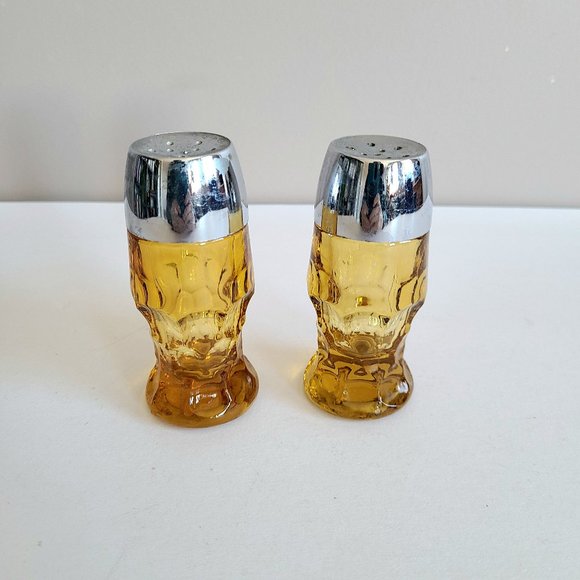 Vintage Mid Century Amber Glass Salt & Pepper Shakers. - Picture 1 of 4